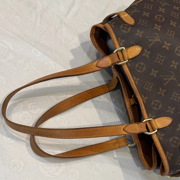 Louis Vuitton Batignolles Horizontal Monogram Shoulder Bag